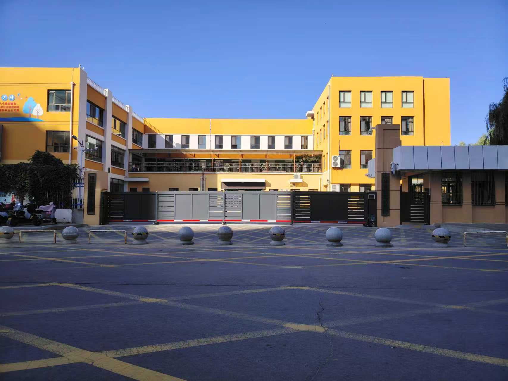 匠心呈现，安全守护——详解电动门安装的核心流程与验收标准